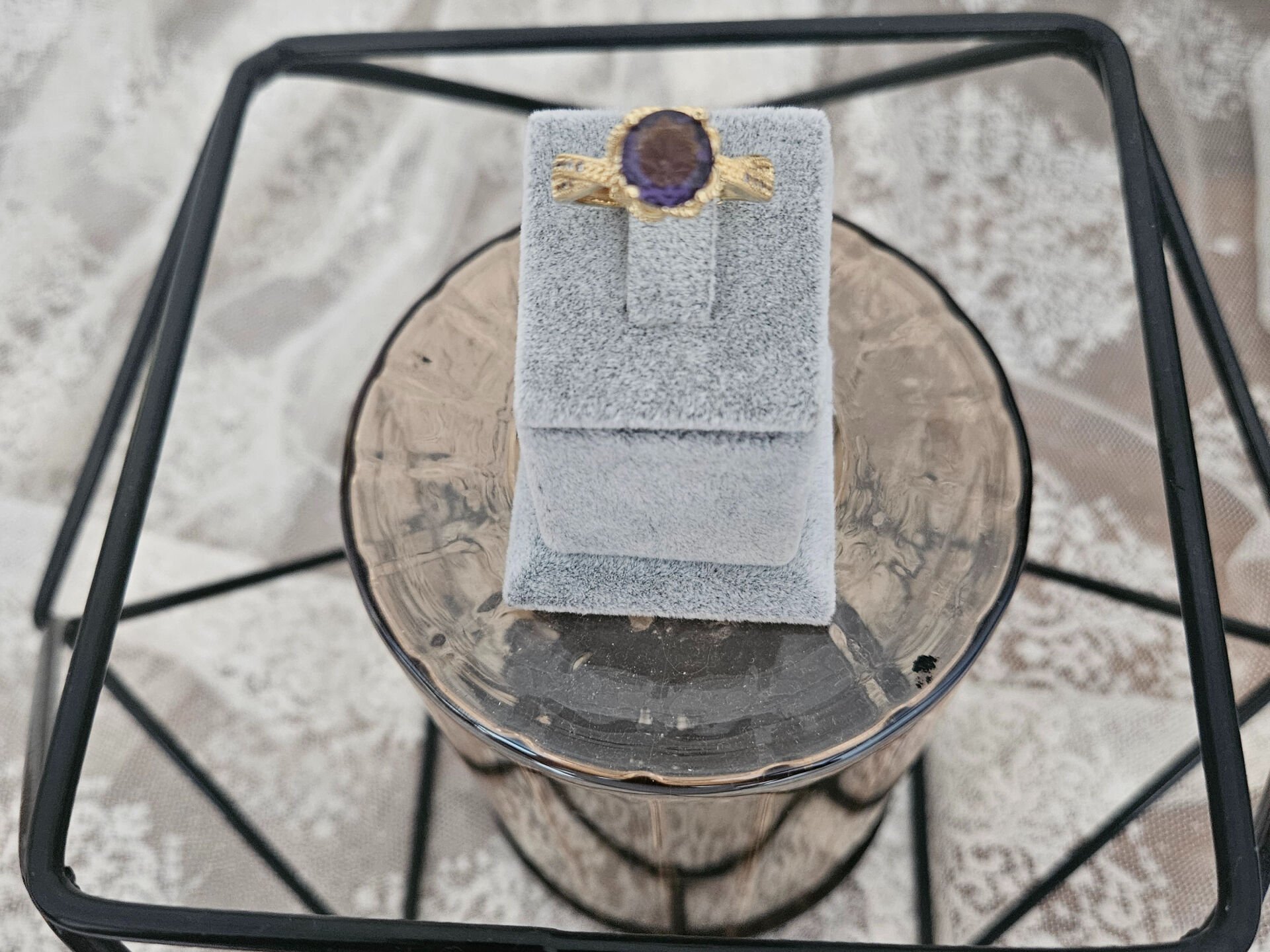 Altin Renkli Safir Tektas Zirkon Yuzuk