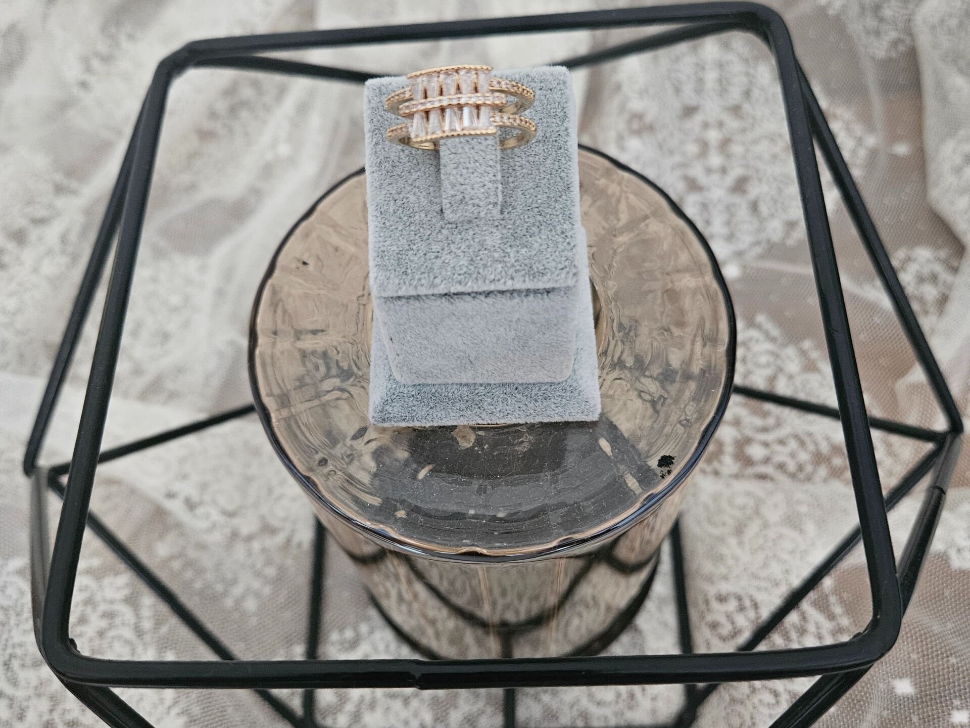 Altin Renkli Zirkon Tasli Yuzuk